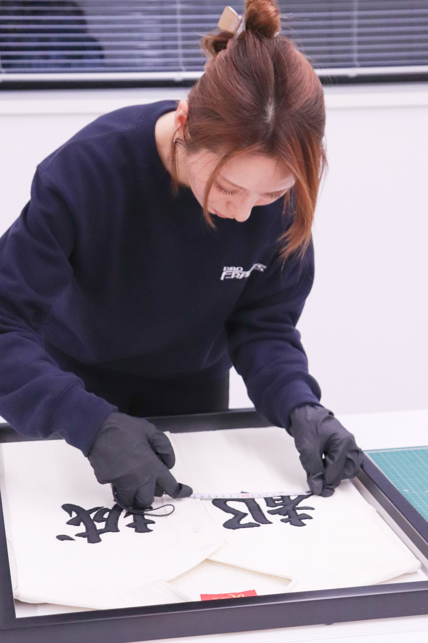 クラフトマンが作業している様子