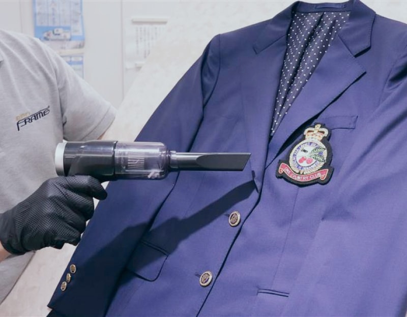 クラフトマンが作業している様子